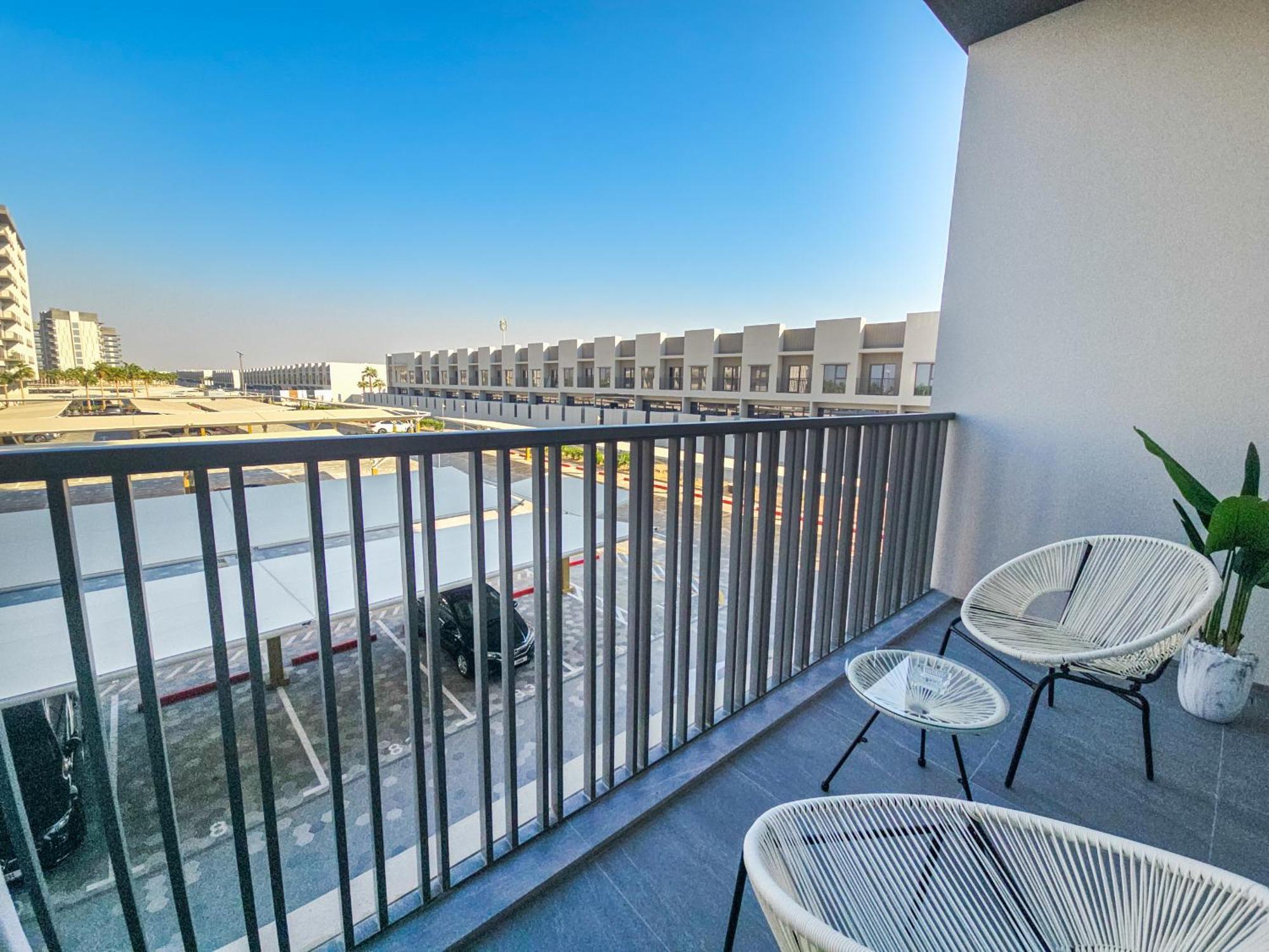Apartment Spacious Stu In Mag 890, Mbr - Meydan Living
